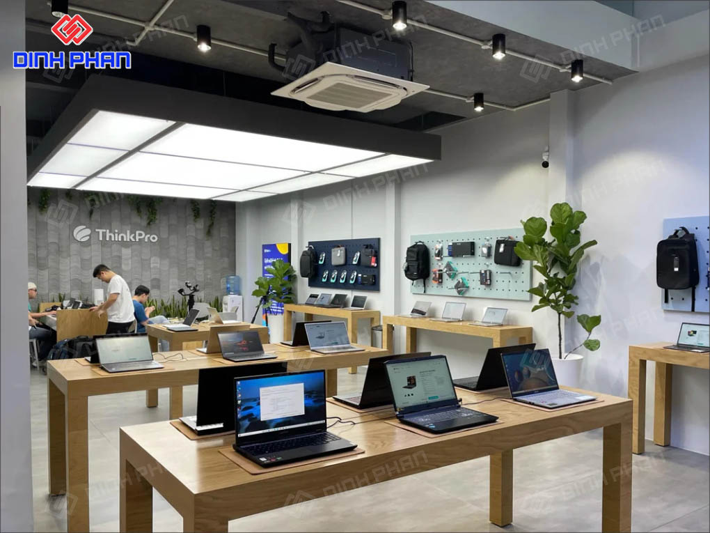 20+ Mẫu Thiết Kế Showroom Máy Tính Thịnh Hành Năm 2025