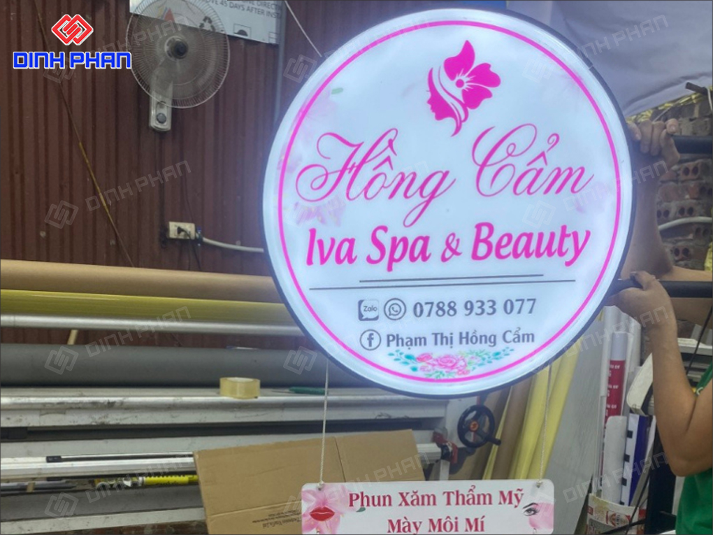 20+ Mẫu Biển Vẫy Spa Đẹp, Độc Đáo, Xu Hướng 2025