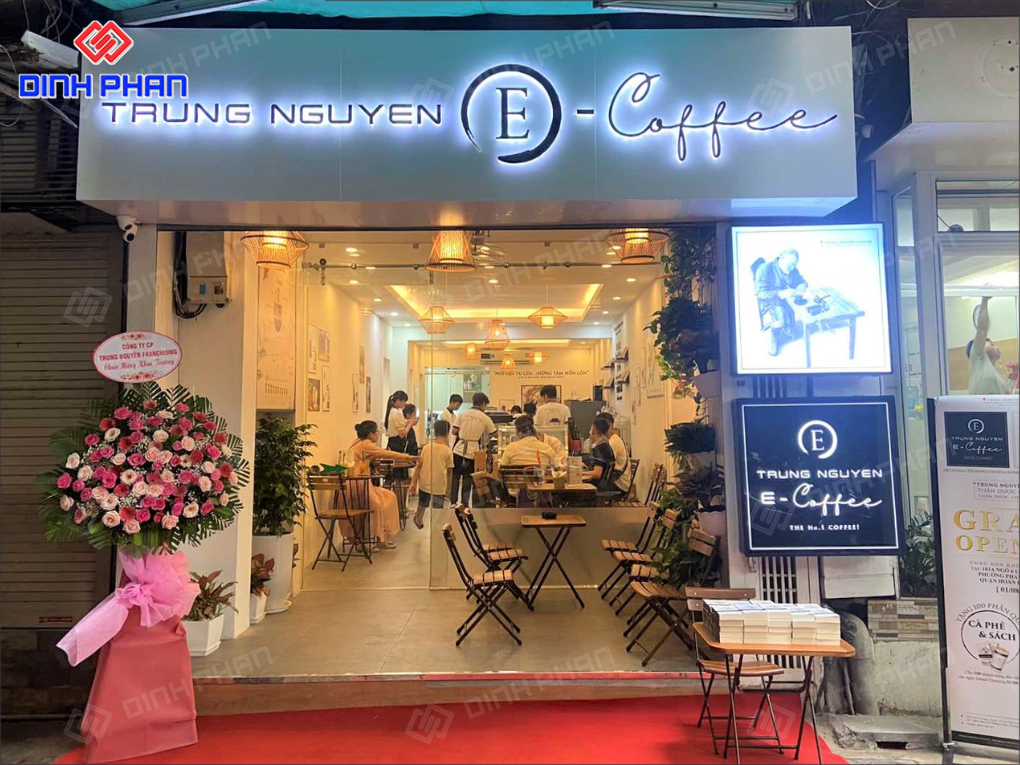 15+ Mẫu Bảng Hiệu Cà Phê Pha Máy Đẹp Mắt, Ấn Tượng 15+ Mẫu Bảng Hiệu Cà Phê Pha Máy Đẹp Mắt, Ấn Tượng