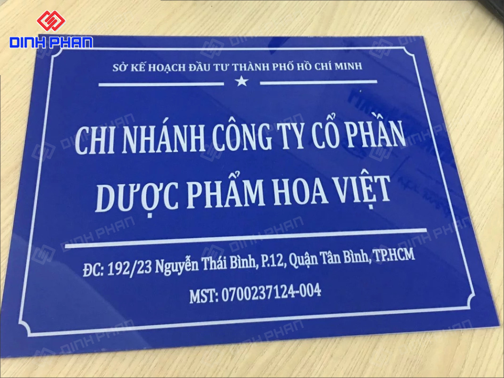 Làm Bảng Hiệu Mica Dán Decal Đẹp, Bền, Giá Rẻ Làm Bảng Hiệu Mica Dán Decal Đẹp, Bền, Giá Rẻ
