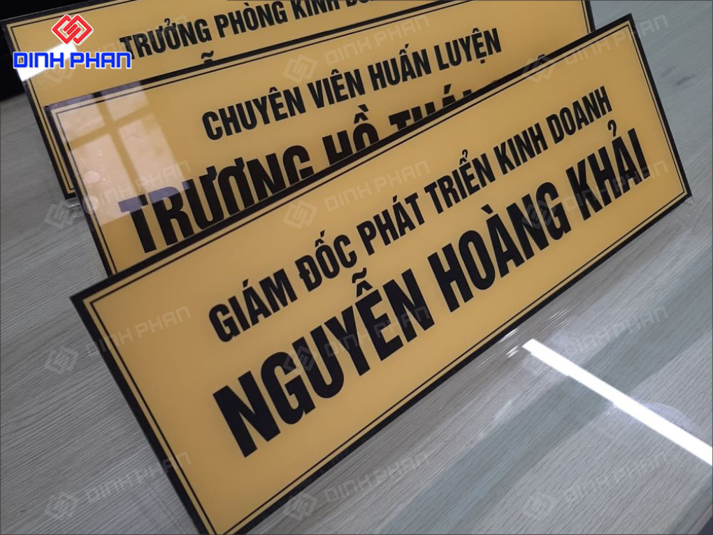 Làm Bảng Tên Để Bàn, Biển Chức Danh Chuyên Nghiệp, Giá Rẻ Làm Bảng Tên Để Bàn, Biển Chức Danh Chuyên Nghiệp, Giá Rẻ