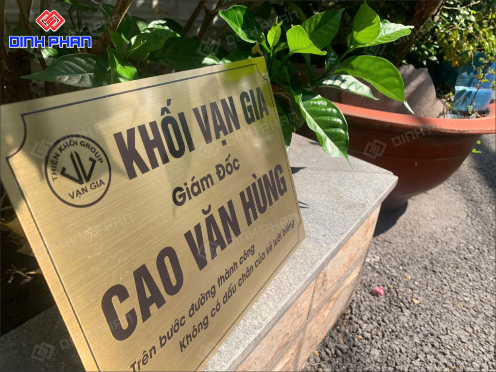 Làm Bảng Tên Để Bàn, Biển Chức Danh Chuyên Nghiệp, Giá Rẻ Làm Bảng Tên Để Bàn, Biển Chức Danh Chuyên Nghiệp, Giá Rẻ