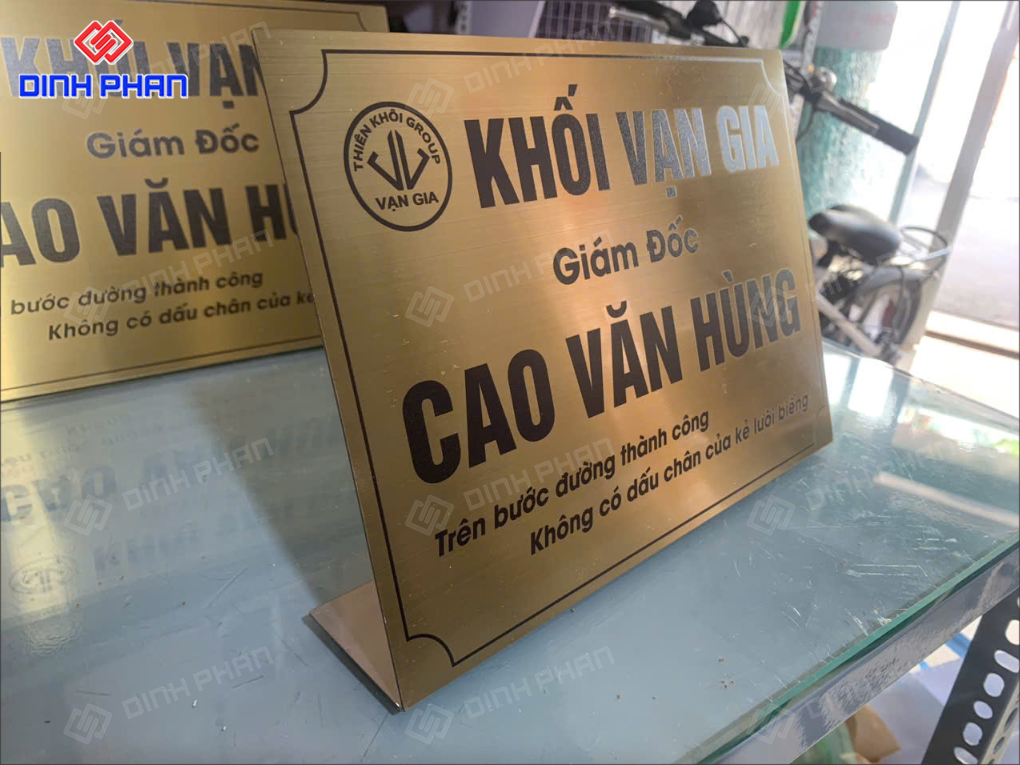 Làm Bảng Tên Để Bàn, Biển Chức Danh Chuyên Nghiệp, Giá Rẻ Làm Bảng Tên Để Bàn, Biển Chức Danh Chuyên Nghiệp, Giá Rẻ