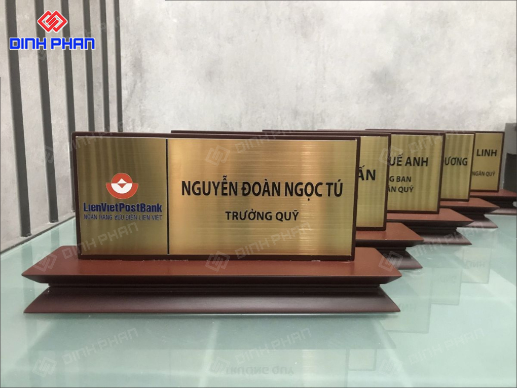 Làm Bảng Tên Để Bàn, Biển Chức Danh Chuyên Nghiệp, Giá Rẻ Làm Bảng Tên Để Bàn, Biển Chức Danh Chuyên Nghiệp, Giá Rẻ