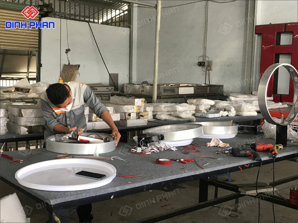 Làm Hộp Đèn Tròn Hút Nổi Siêu Sáng, Chất Lượng Làm Hộp Đèn Tròn Hút Nổi Siêu Sáng, Chất Lượng