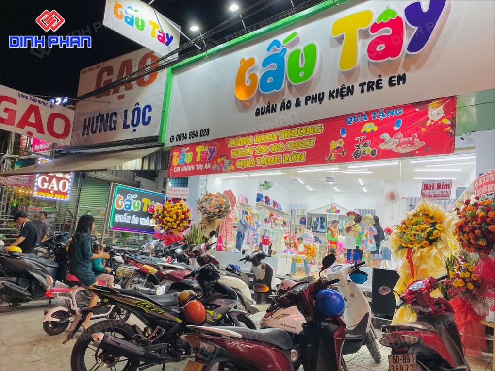 25+ Mẫu Bảng Hiệu Shop Quần Áo Trẻ Em Dễ Thương, Thu Hút 25+ Mẫu Bảng Hiệu Shop Quần Áo Trẻ Em Dễ Thương, Thu Hút