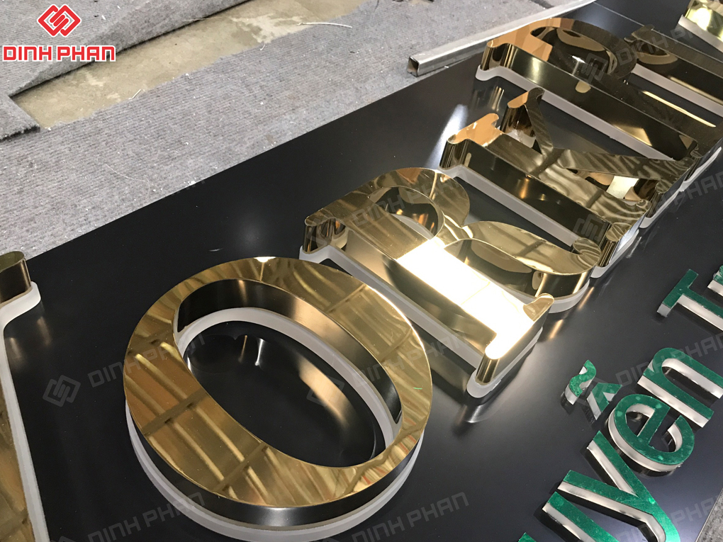 Gia Công Chữ Inox Hắt Chân Cao Cấp, Sang Trọng