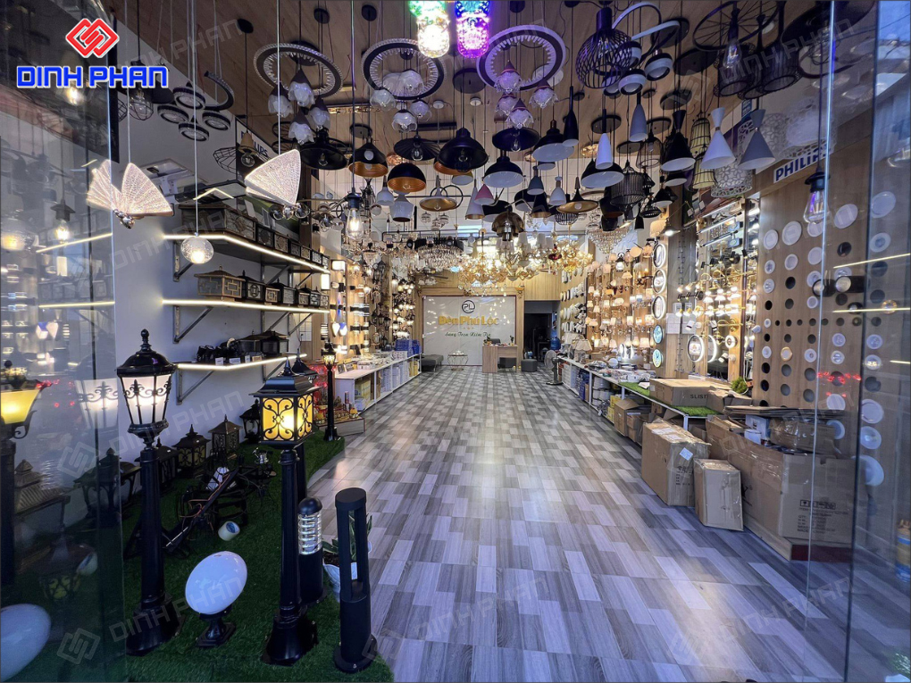 20+ Mẫu Thiết Kế Showroom Đèn Trang Trí Xu Hướng, Luxury 20+ Mẫu Thiết Kế Showroom Đèn Trang Trí Xu Hướng, Luxury