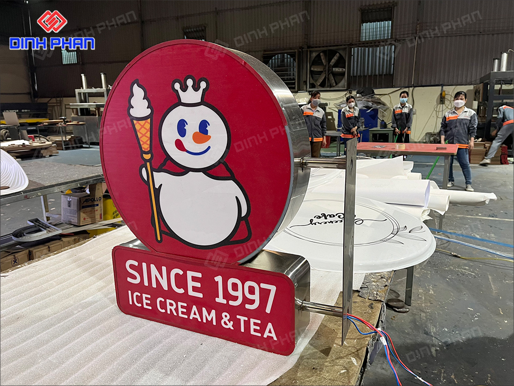 Bảng hiệu hộp đèn chữ nổi