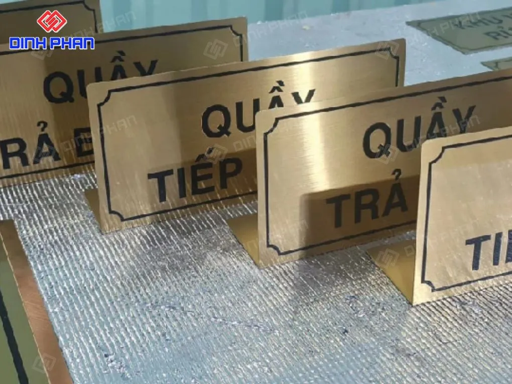 Bảng tên inox