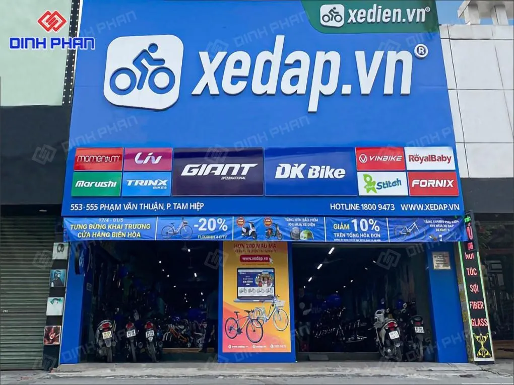 Biển quảng cáo xe điện