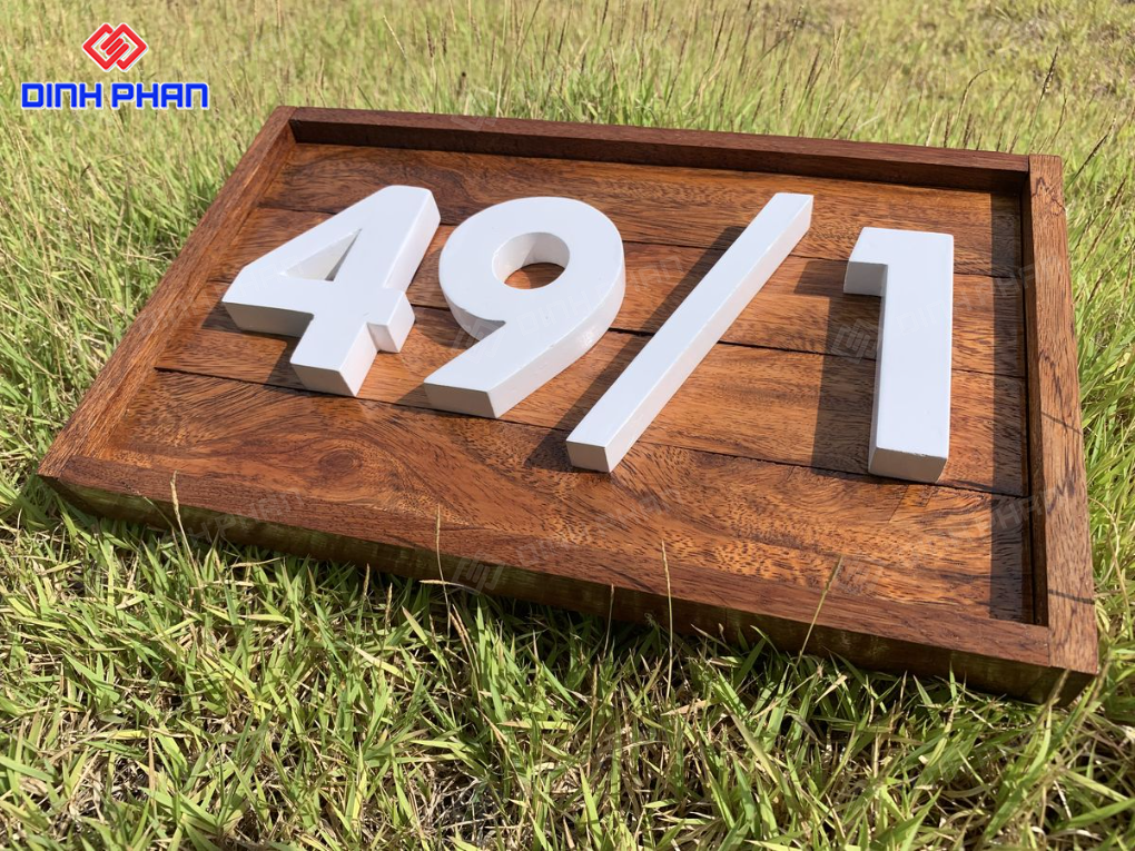 Biển số nhà bằng gỗ phong cách hiện đại, tối giản, tinh tế