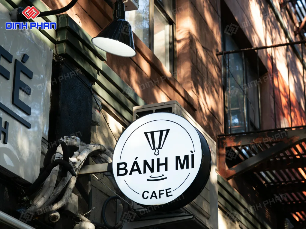 Biển vẫy cafe là gì? Cách chọn biển đẹp, nổi bật cho quán