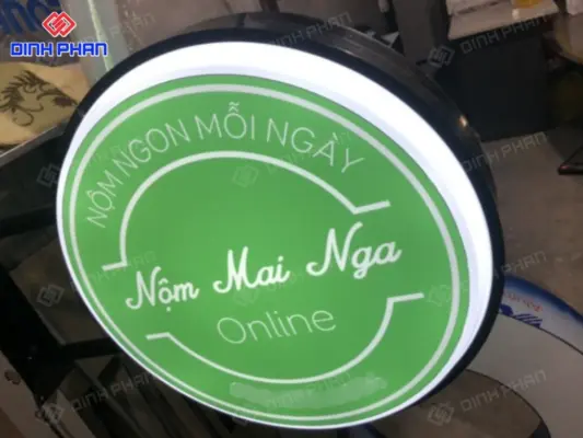 Cách chọn biển vẫy quán cafe vừa đẹp vừa tiết kiệm chi phí tối đa