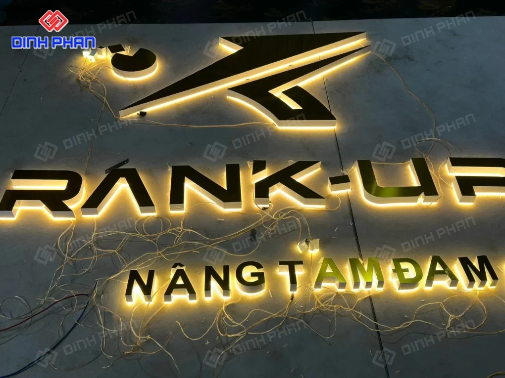 gia cong chu inox hat sang chan 10