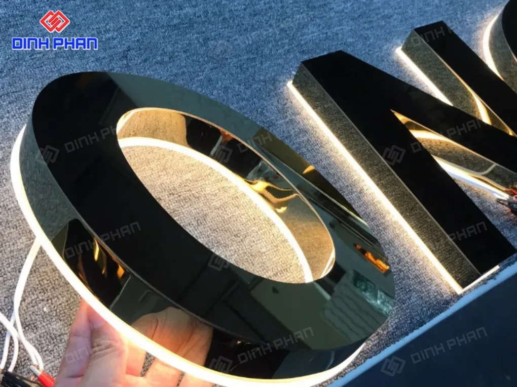 gia cong chu inox hat sang chan 2