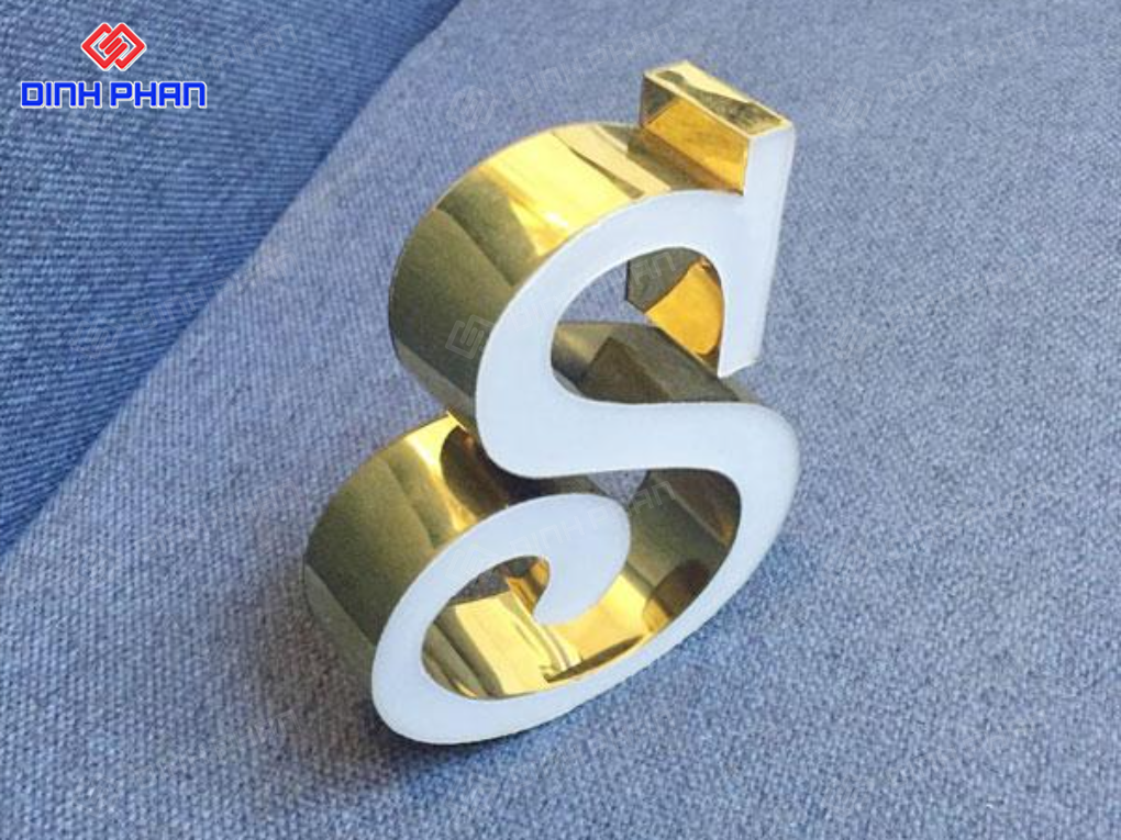 gia cong chu inox mat mica 8