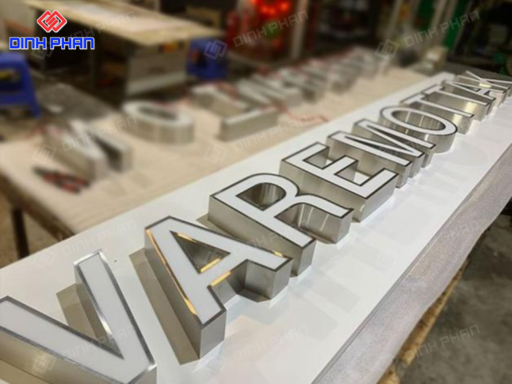 gia cong chu inox mat mica 9