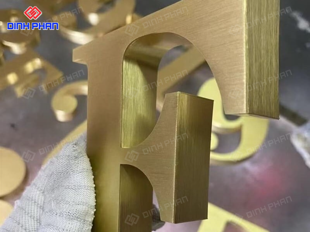 gia cong chu inox vang xuoc 5