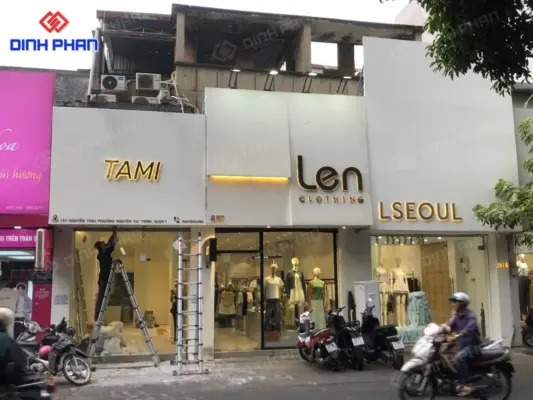 Làm bảng hiệu shop thời trang