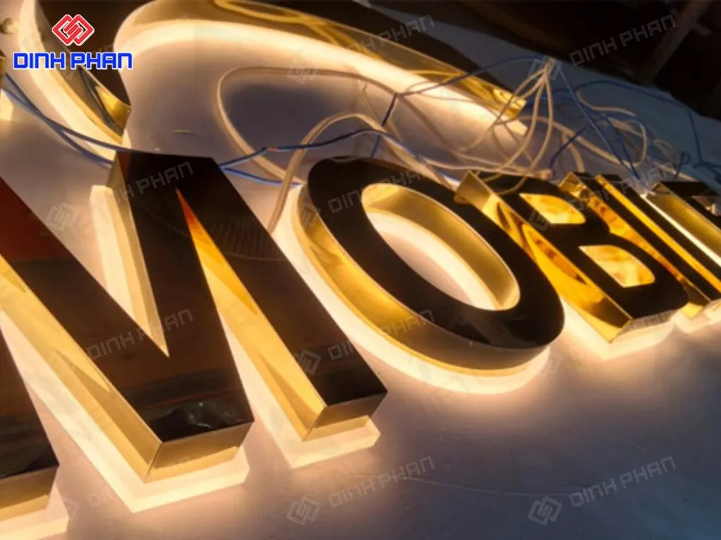 Làm chữ inox hắt chân