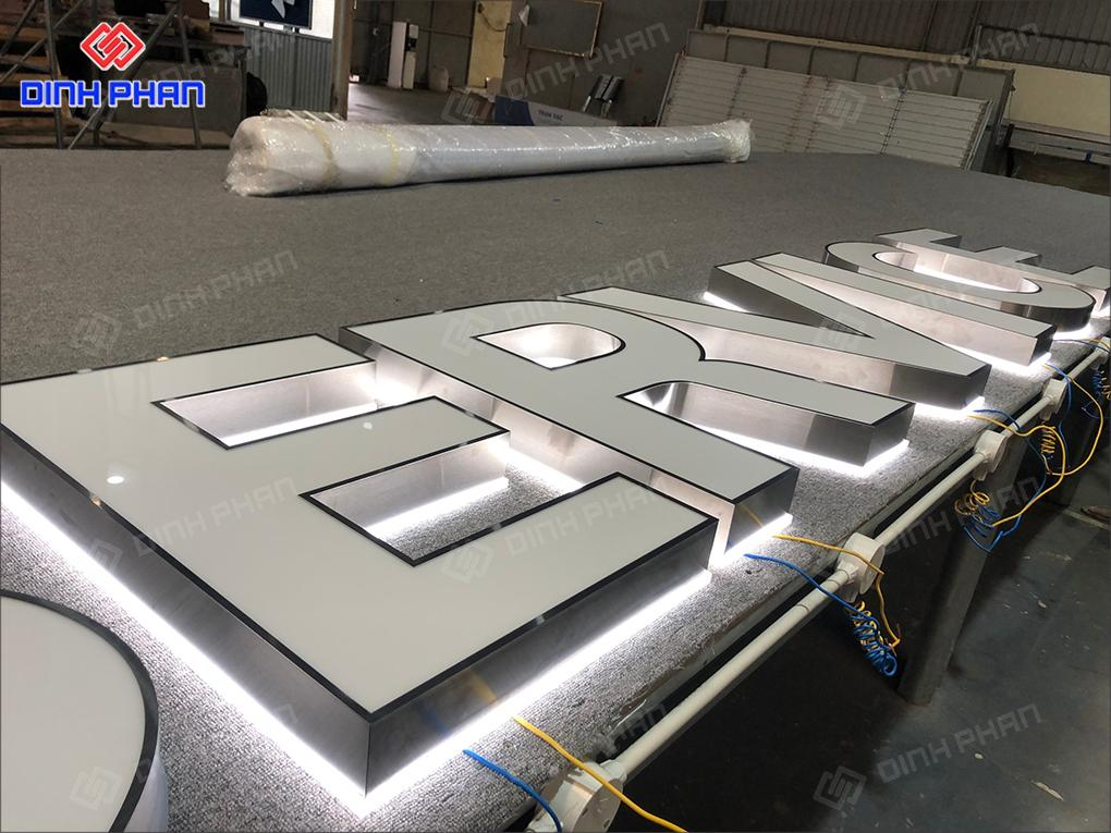 Làm chữ inox mặt mica tại xưởng không qua trung gian, giá tốt Làm chữ inox mặt mica tại xưởng không qua trung gian, giá tốt nhất