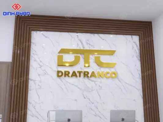 Làm vách logo công ty