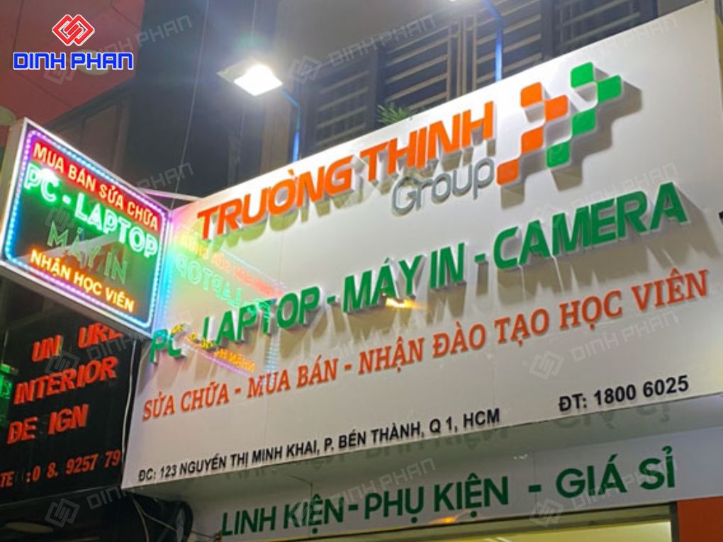 Bảng hiệu cửa hàng camera
