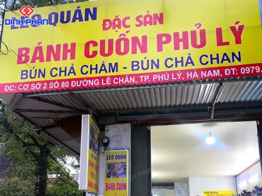 Bảng hiệu quán bánh cuốn