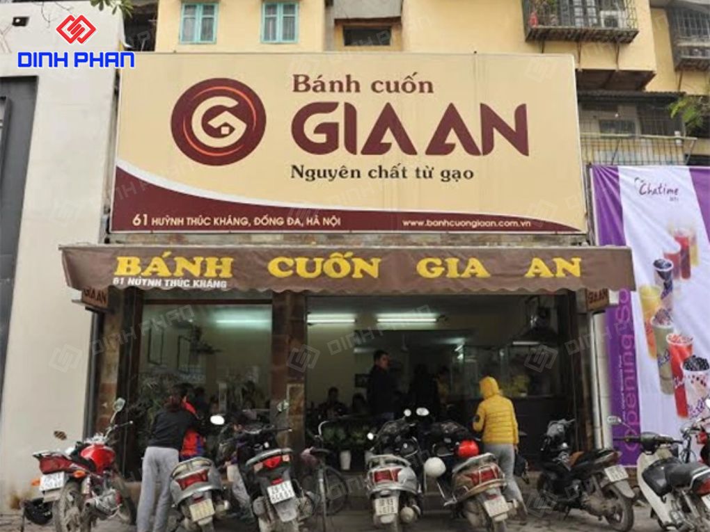 Bảng hiệu quán bánh cuốn
