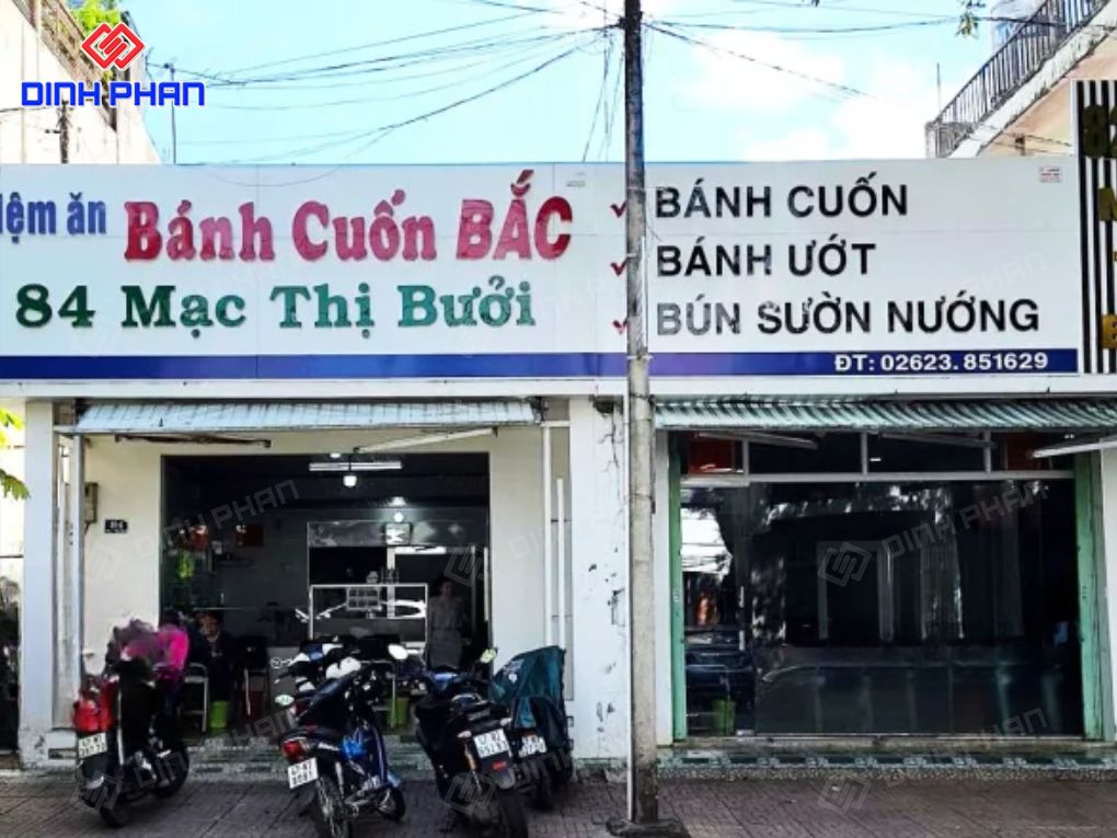 Bảng hiệu quán bánh cuốn