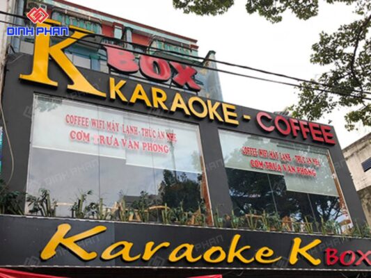 Bảng hiệu quán karaoke