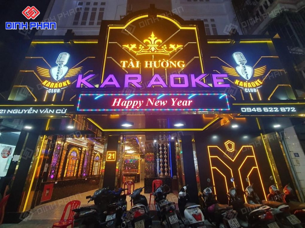 Bảng hiệu quán karaoke