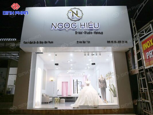 Bảng hiệu studio áo cưới