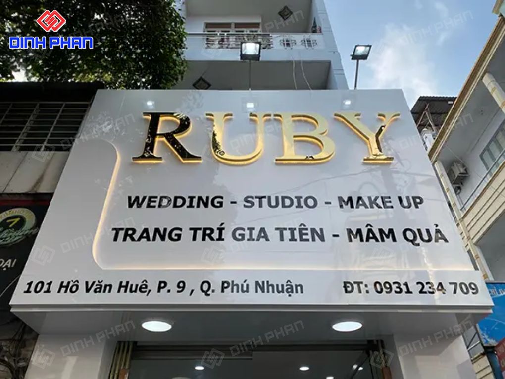 Bảng hiệu studio áo cưới