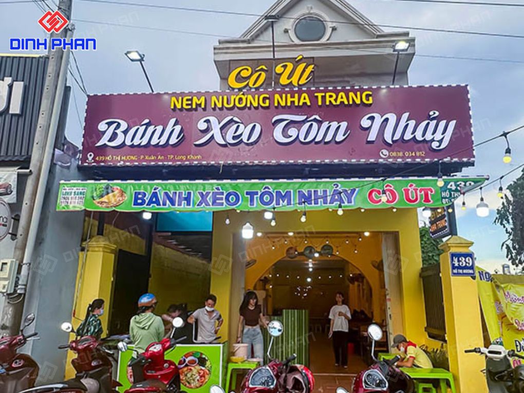 Bảng hiệu tiệm bánh xèo
