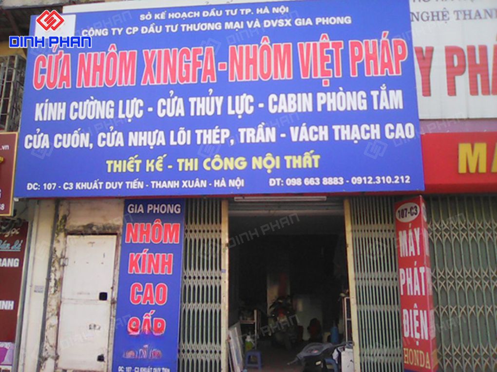 Bảng hiệu tiệm nhôm kính ngoài trời loại nào bền đẹp Bảng tiệm hiệu nhôm kính