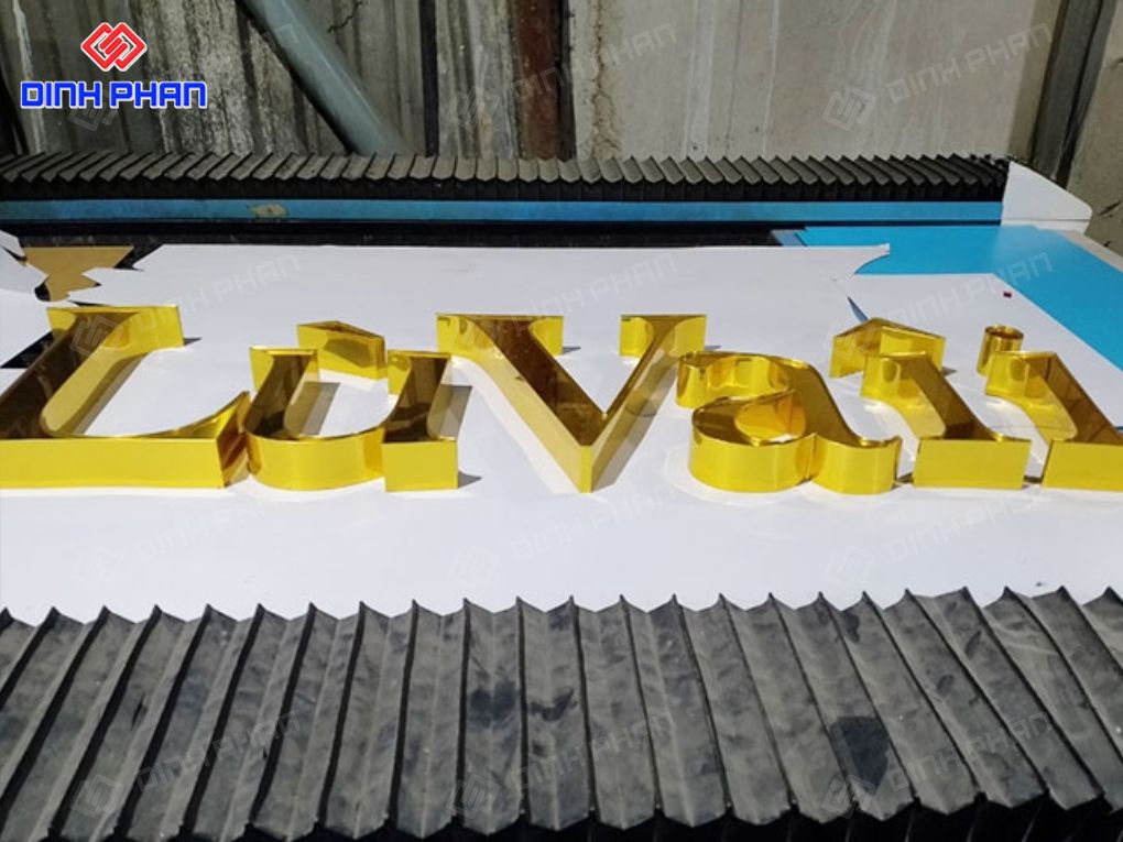 Chữ alu vàng gương