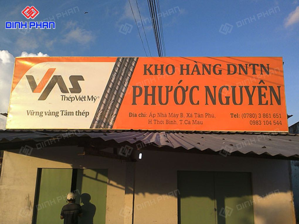 Làm bảng alu dán decal