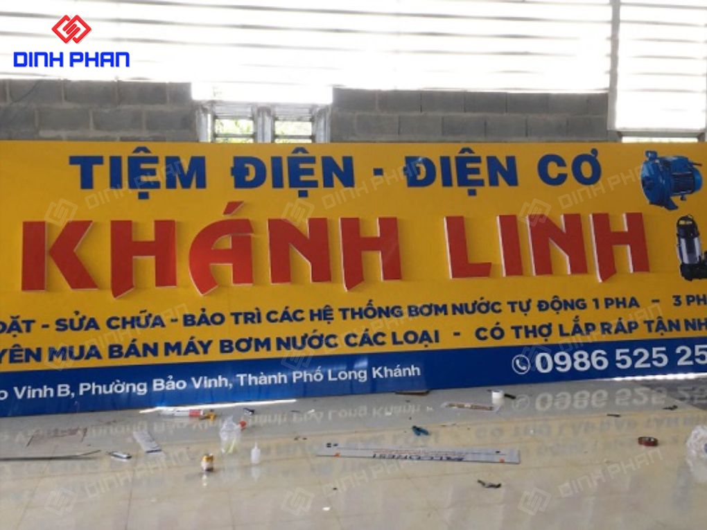 Làm bảng alu dán decal