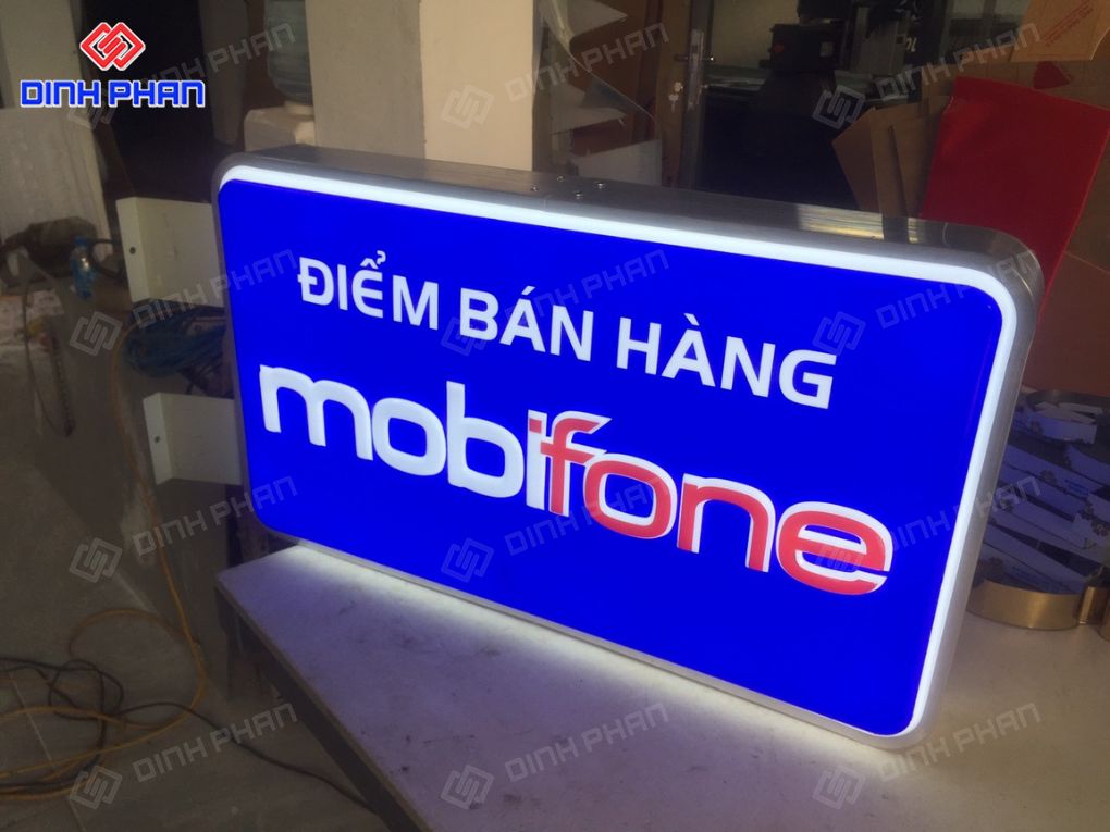 Làm biển vẫy hộp đèn