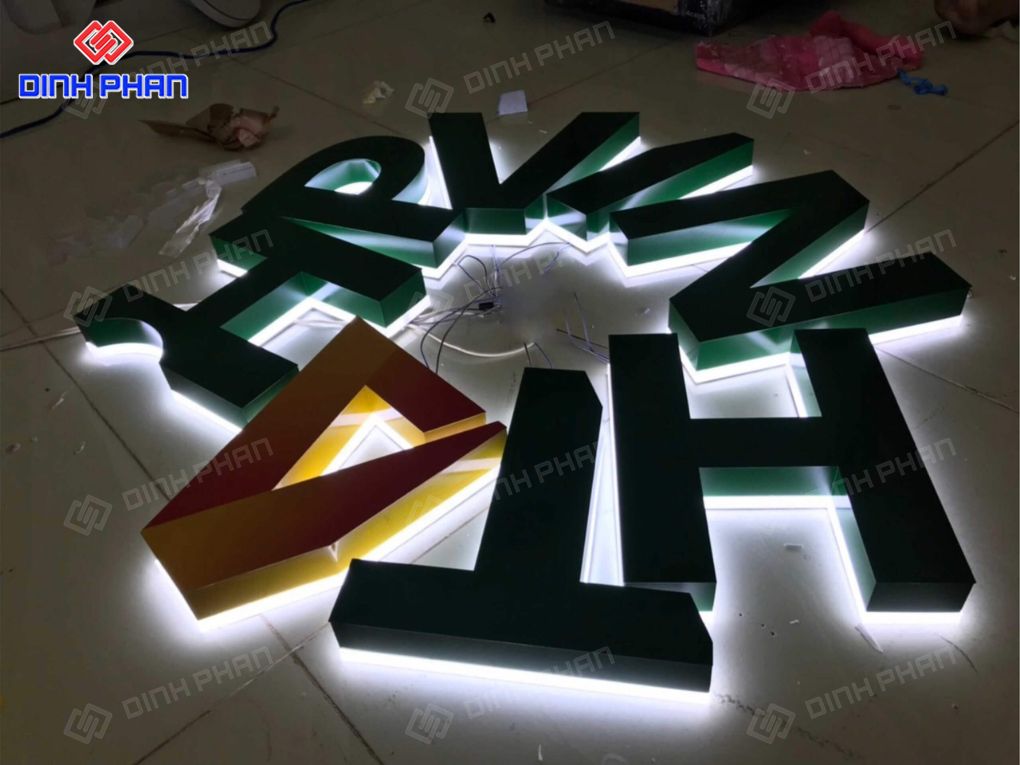 Làm chữ nổi mica đèn LED 