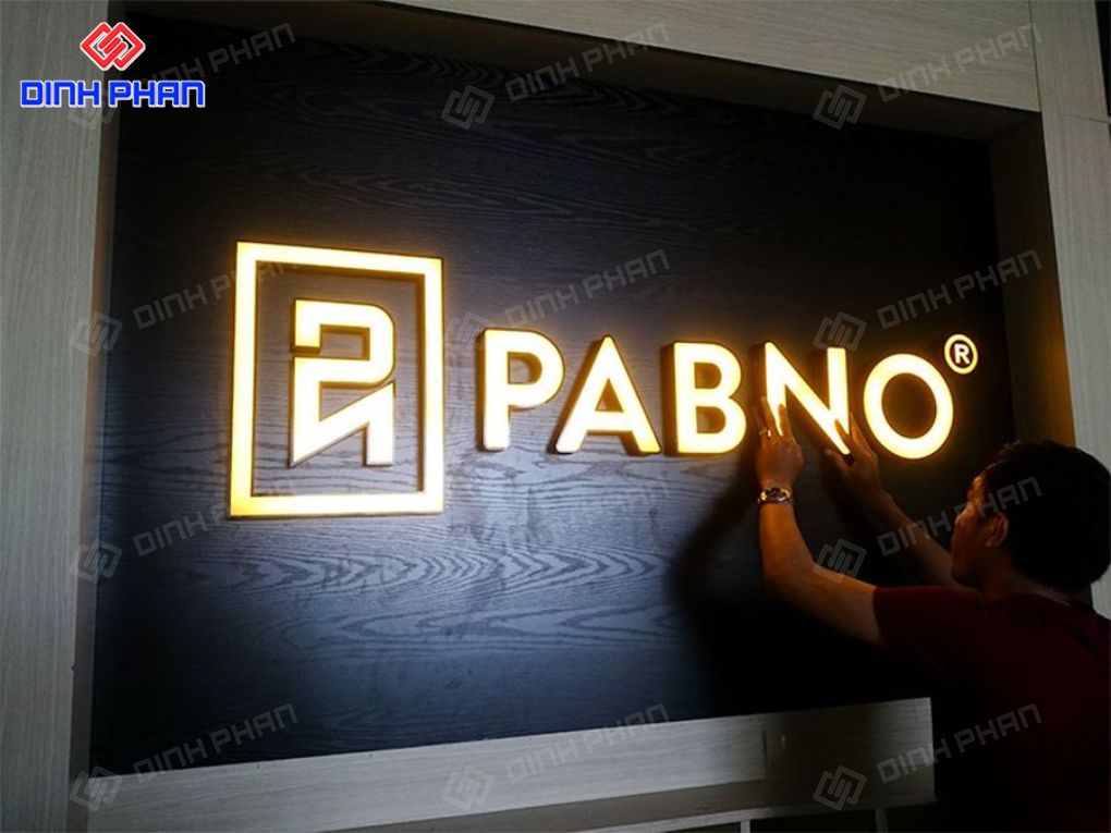 Làm logo bảng hiệu 