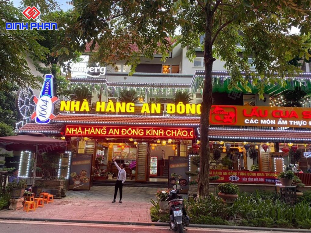 Bảng hiệu nhà hàng