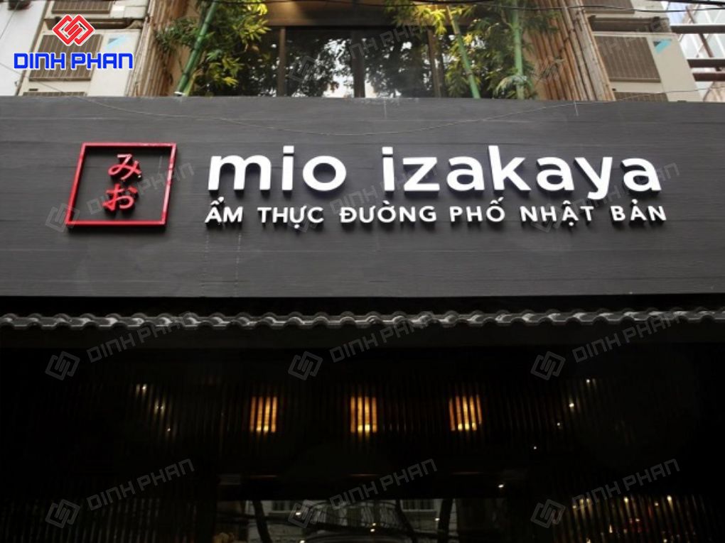 Bảng hiệu nhà hàng