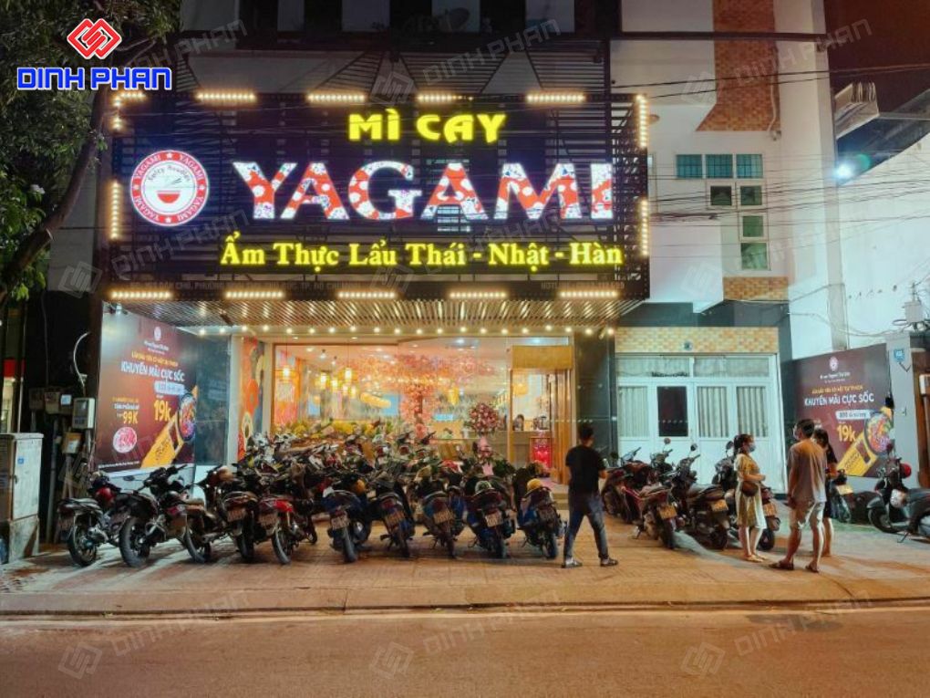 50+ mẫu bảng hiệu quán mì cay đẹp, thu hút Bảng hiệu quán mì cay