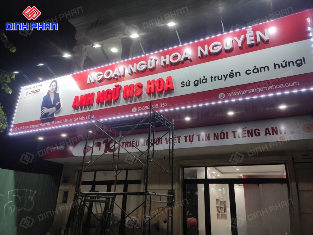 Bảng hiệu trung tâm anh ngữ
