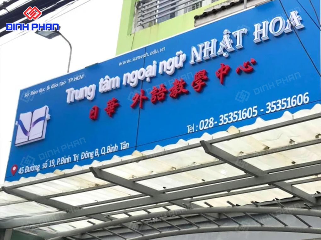 Bảng hiệu trung tâm anh ngữ