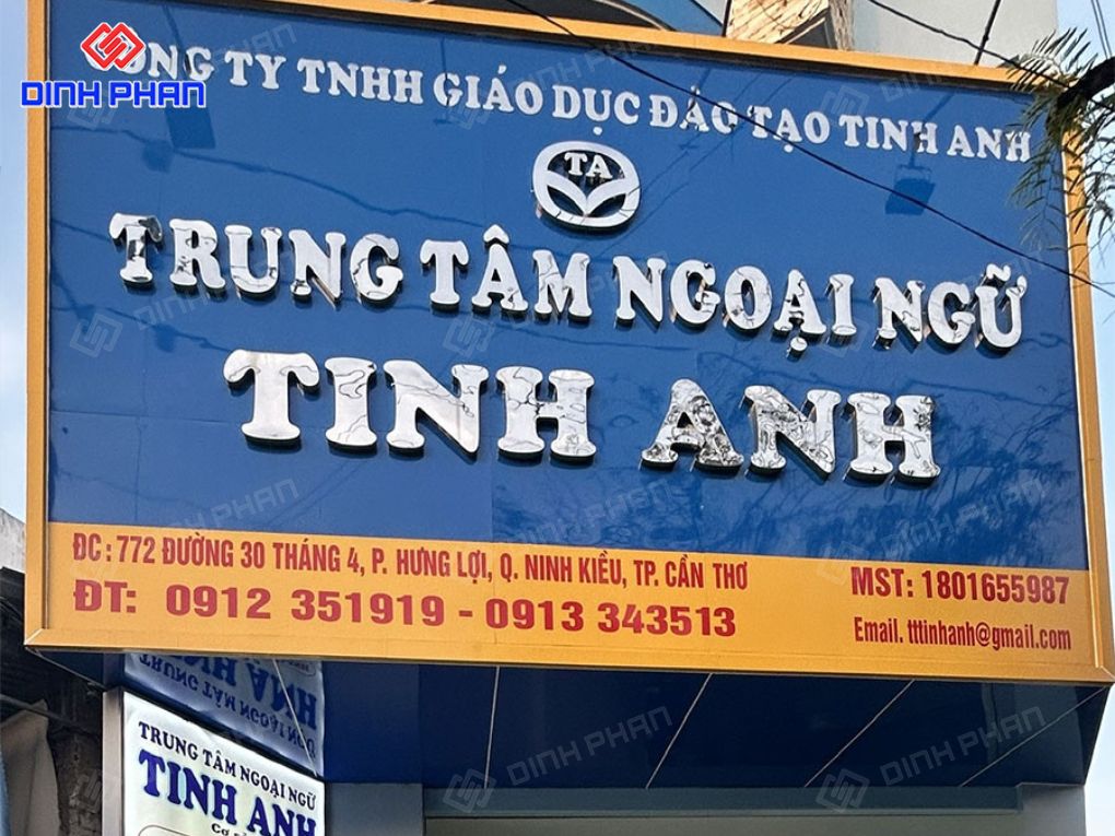 Bảng hiệu trung tâm anh ngữ
