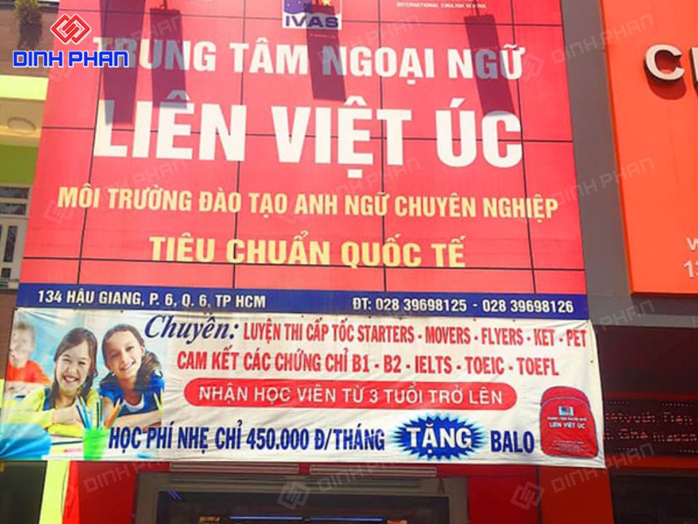 Bảng hiệu trung tâm anh ngữ